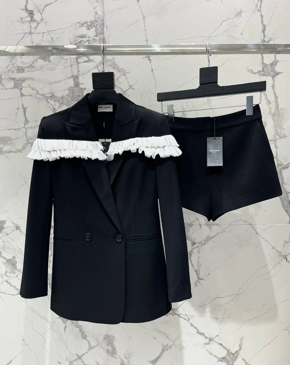 Жіночий костюм - Saint Laurent